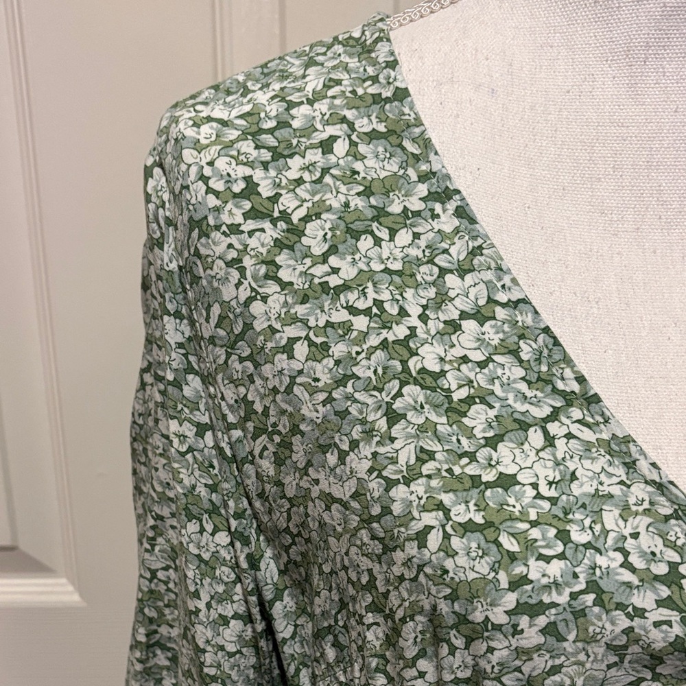 ☘️Green Floral Women's Dress